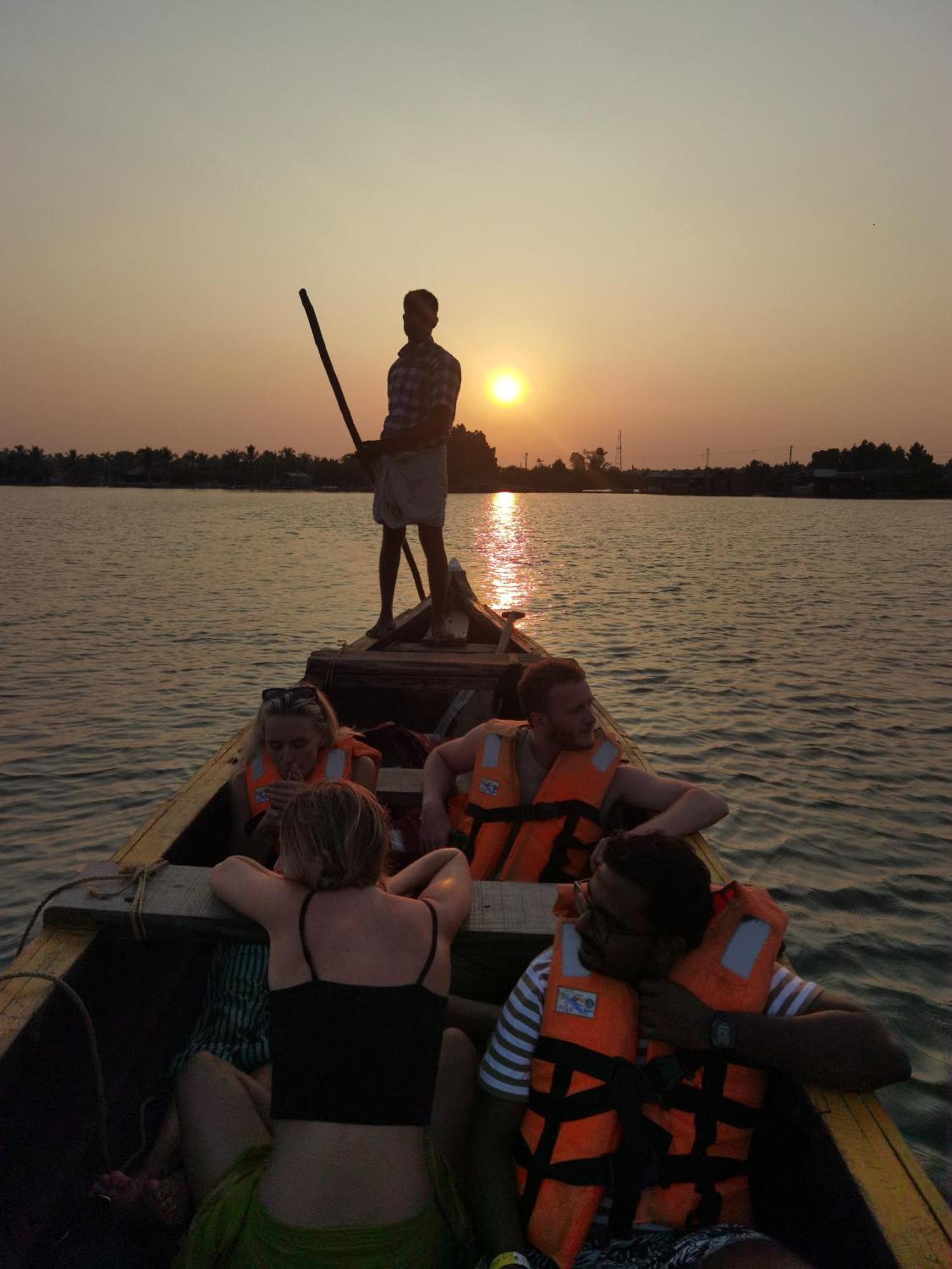 Santa Maria Hostel Munroe Island Mundrothuruth Экстерьер фото